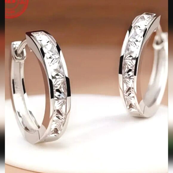 Elegant 925 Silver Hoop Earrings - Picture 1 of 6